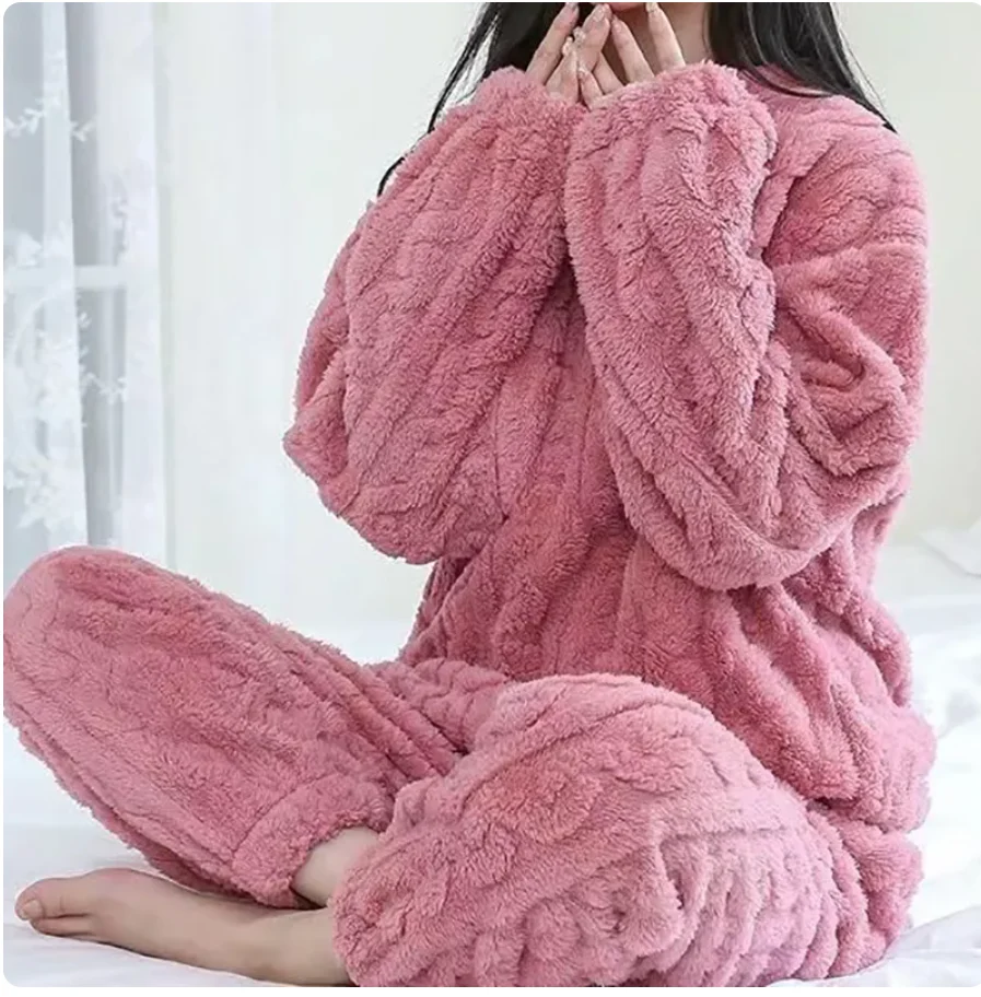 Olivia - Fluffy Velour Pyjamasæt